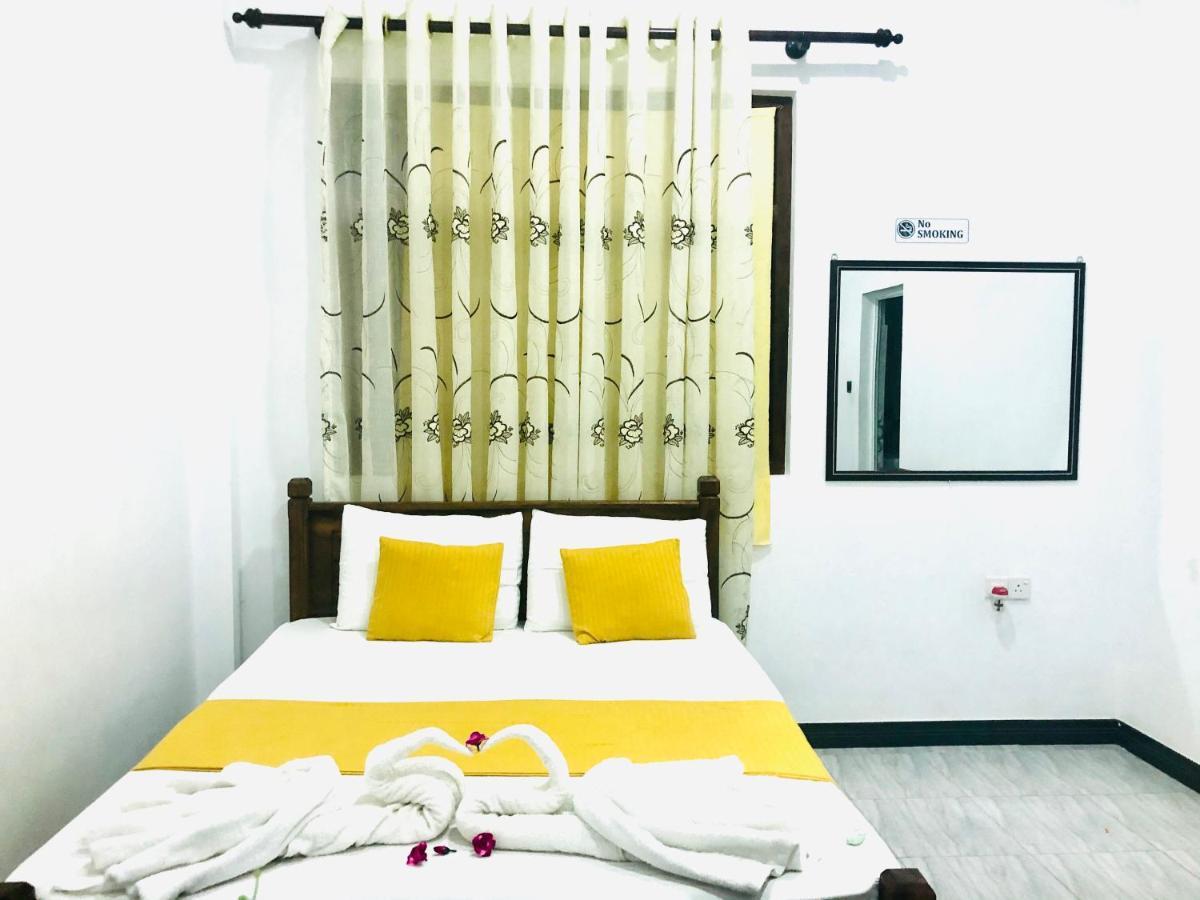 Freedom Inn Negombo Eksteriør billede